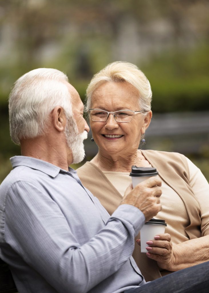 medium-shot-senior-couple-with-coffee